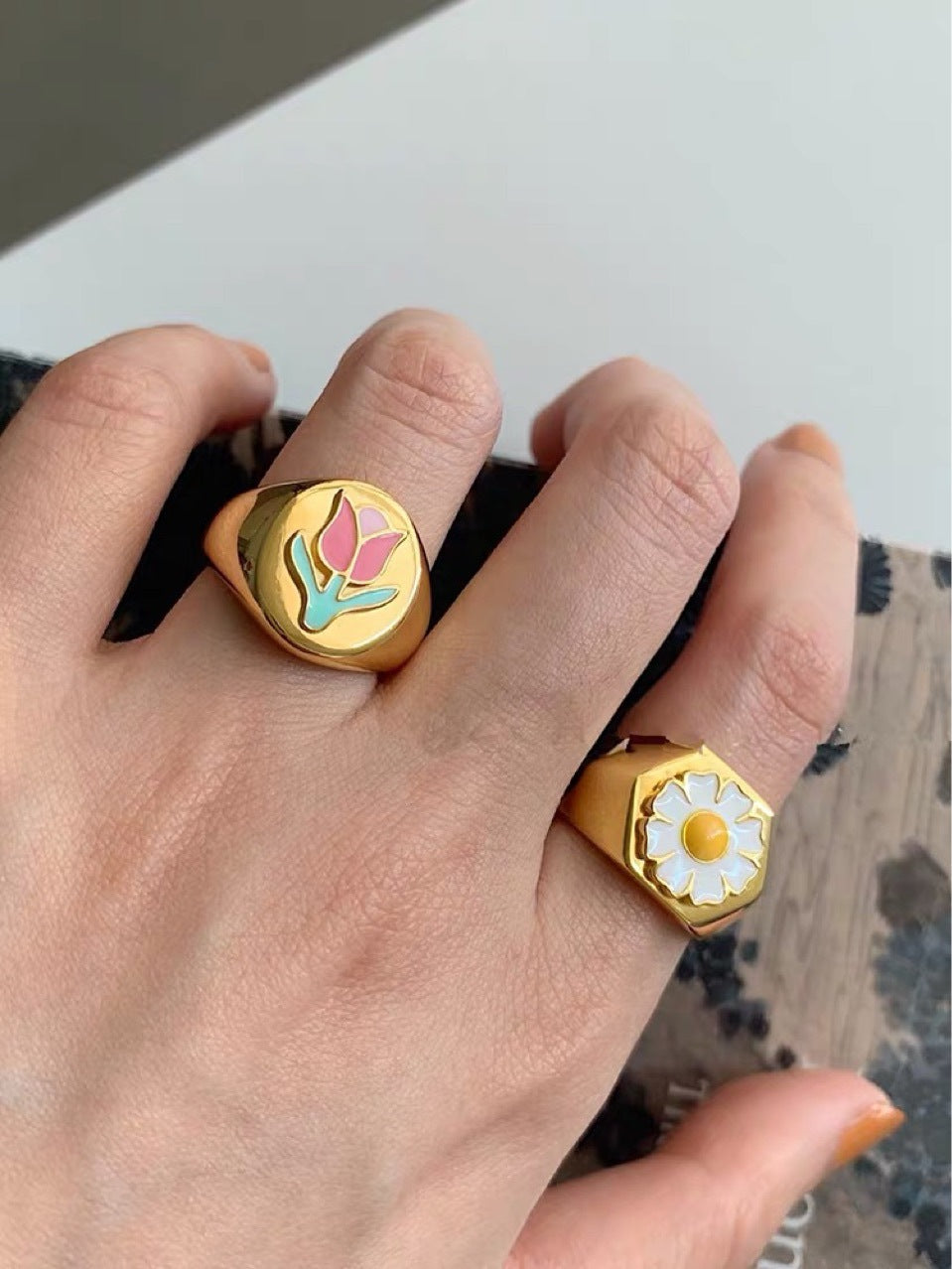 Daisy Signet Golden Ring