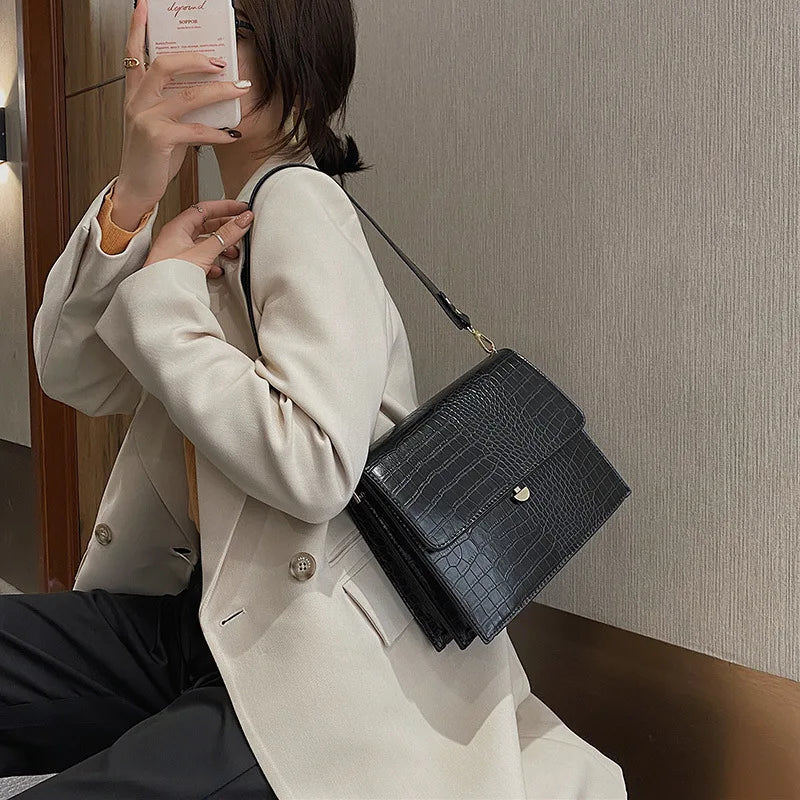 Mini black crossbody bag for work | PADOVA