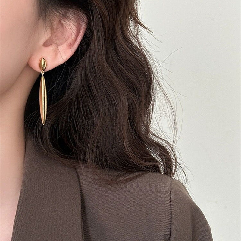 Minimalist Metallic Line Earrings