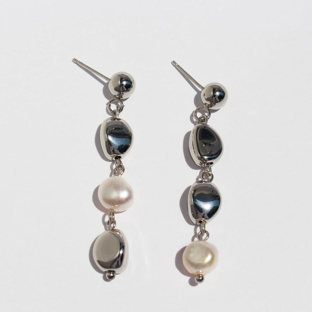 Asymmetric Metal Pearl Drop Earrings