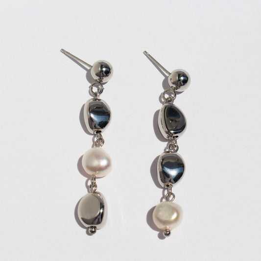Asymmetric Metal Pearl Drop Earrings
