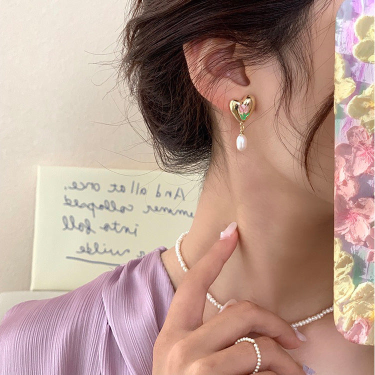 Tulip Pearl Earrings