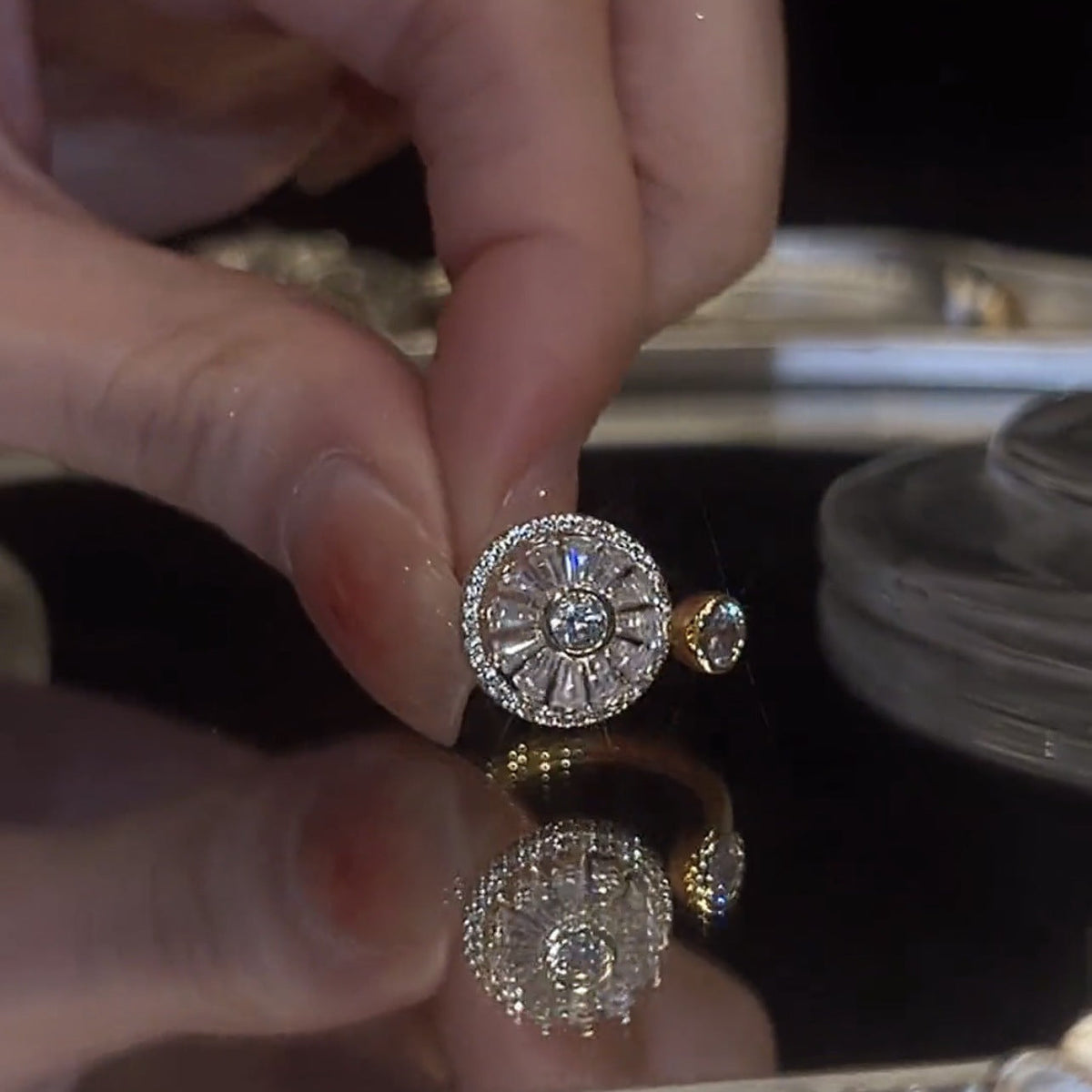 Zirconia Swivel Flower Ring