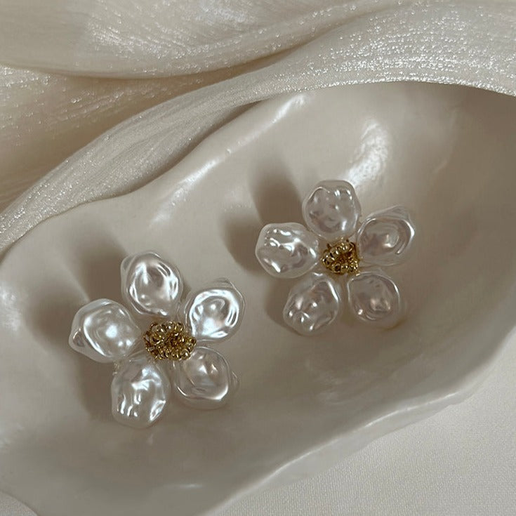 Romantic Pearl Petal Earrings