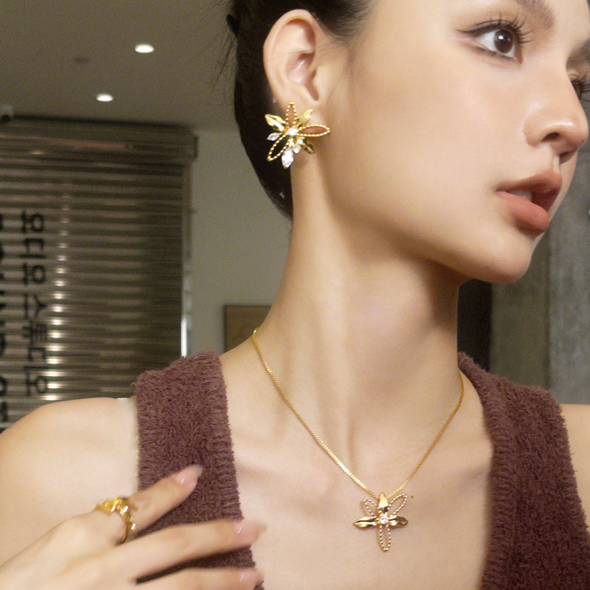 Lily Pistil Earrings