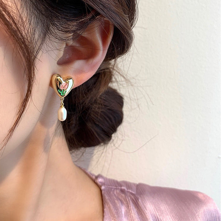 Tulip Pearl Earrings