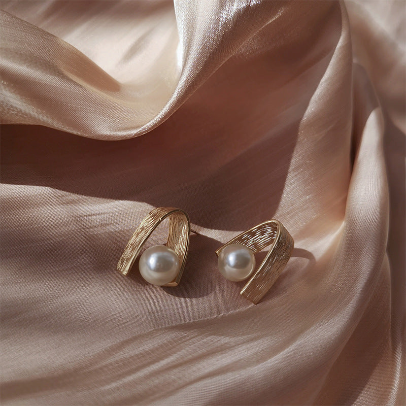 Metal Pearl Earrings