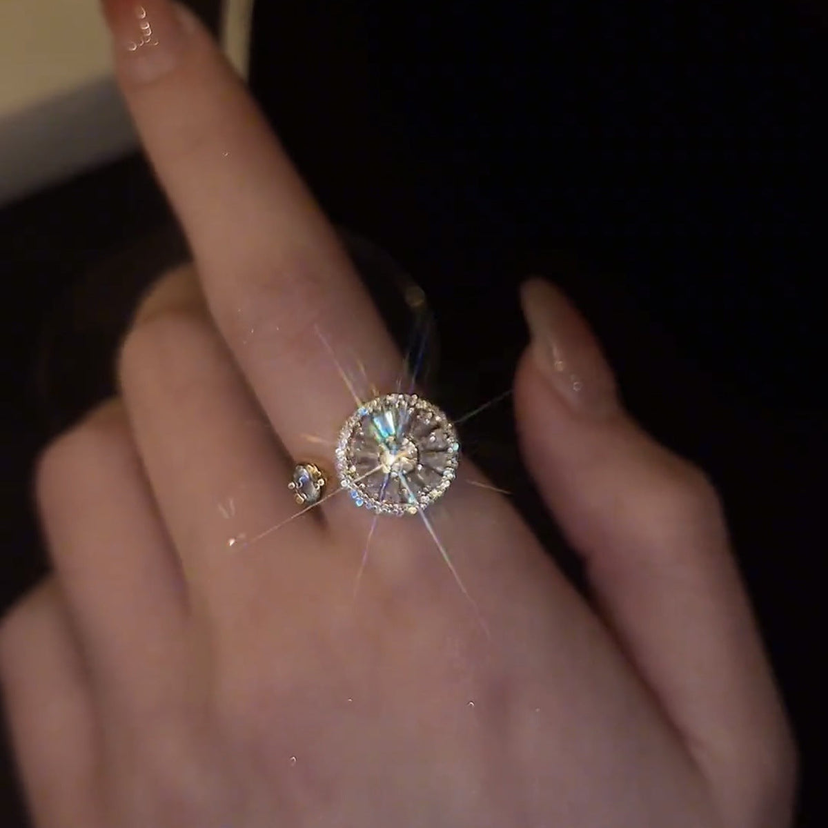 Zirconia Swivel Flower Ring