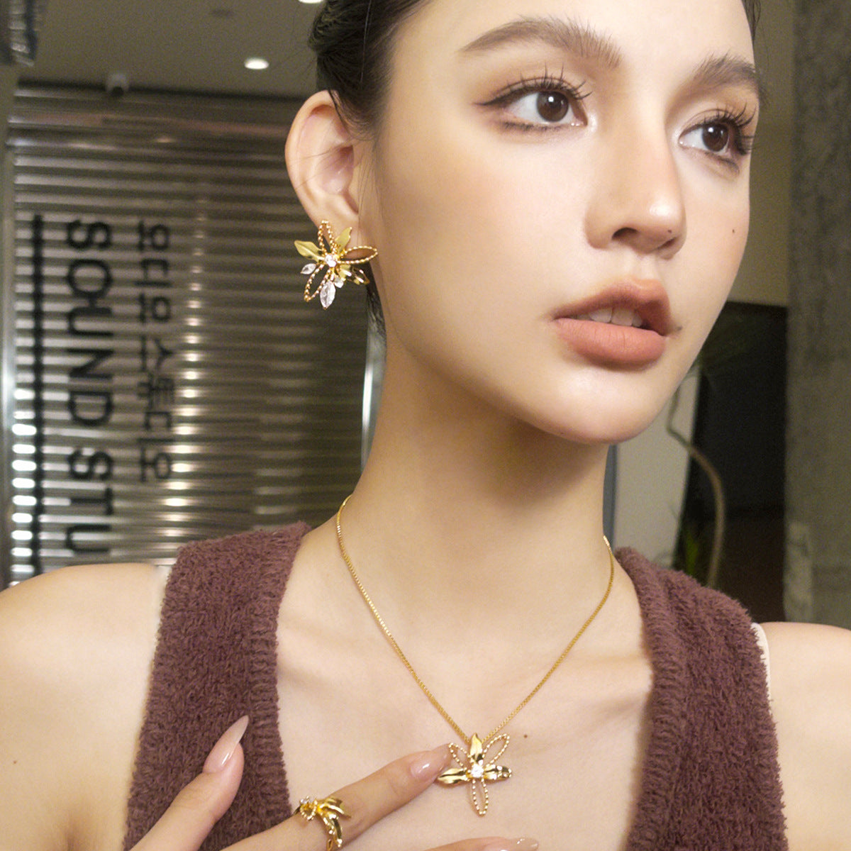 Lily Pistil Earrings