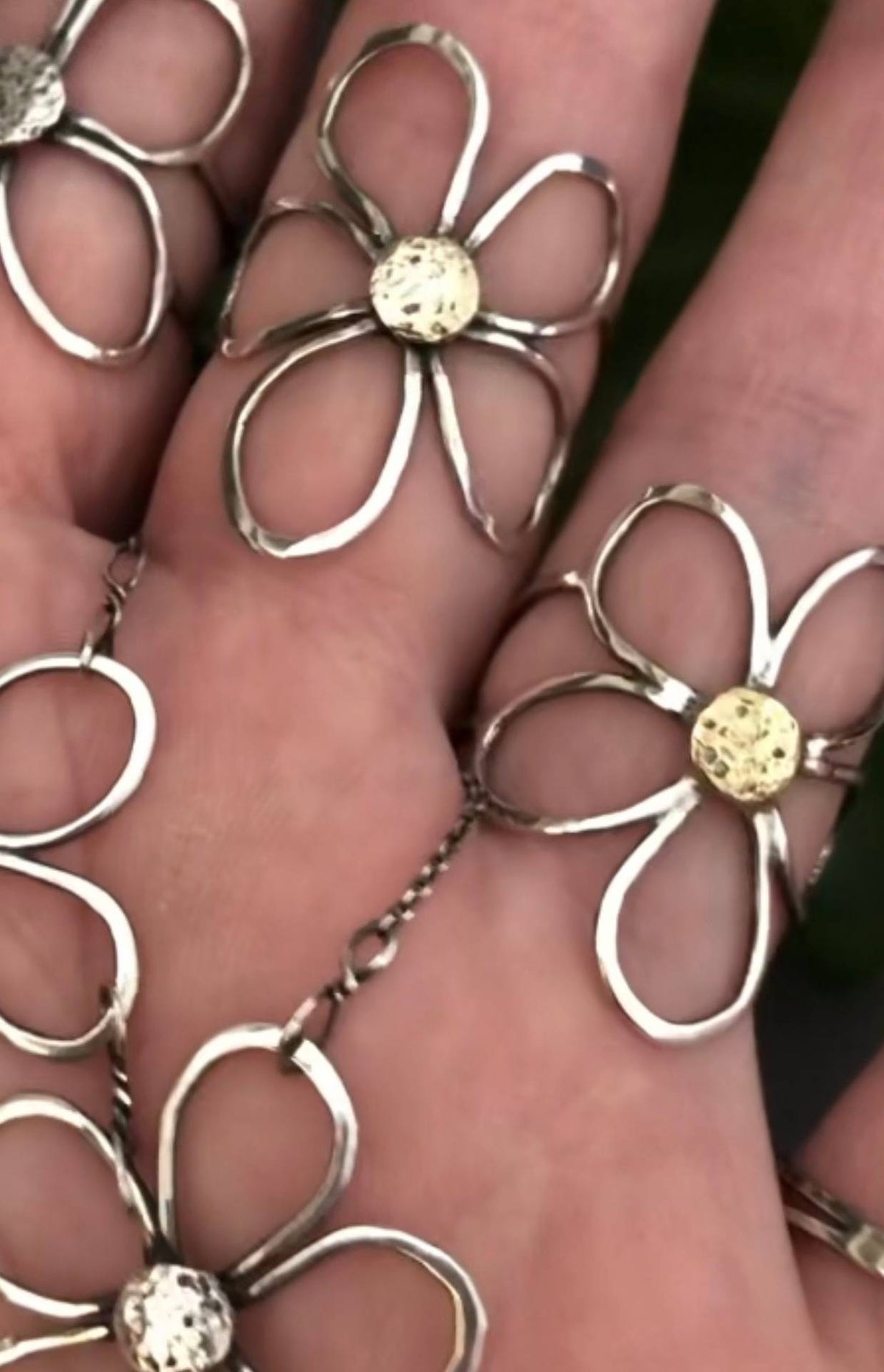 Flower Line Ring