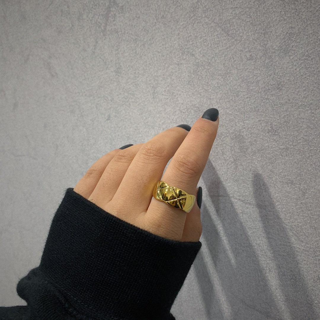 Classic Plaid Ring