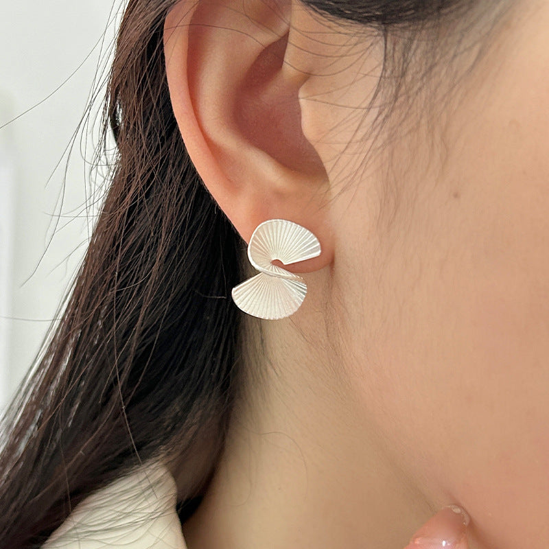Sterling Silver Fan S Pattern Curve Earrings