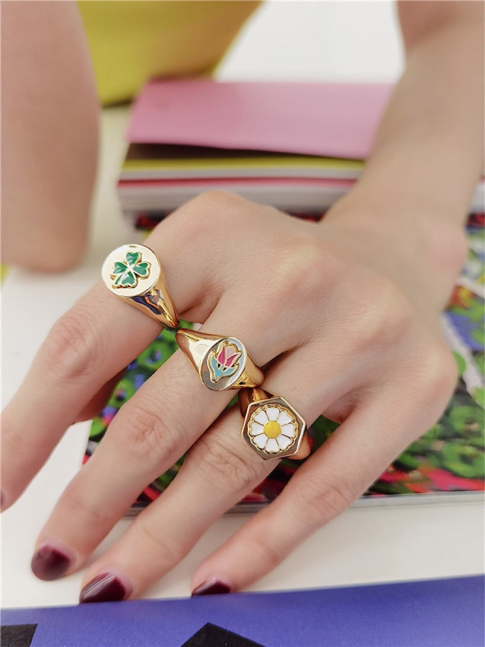 Daisy Signet Golden Ring