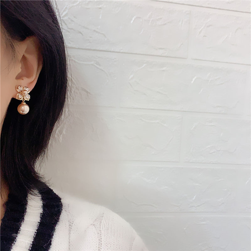 Pearl & Crystal Flower Earrings