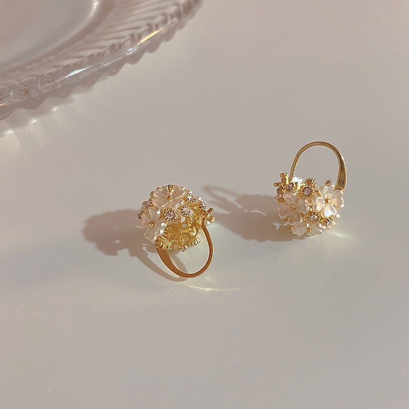 Shell Flower Ball Earrings