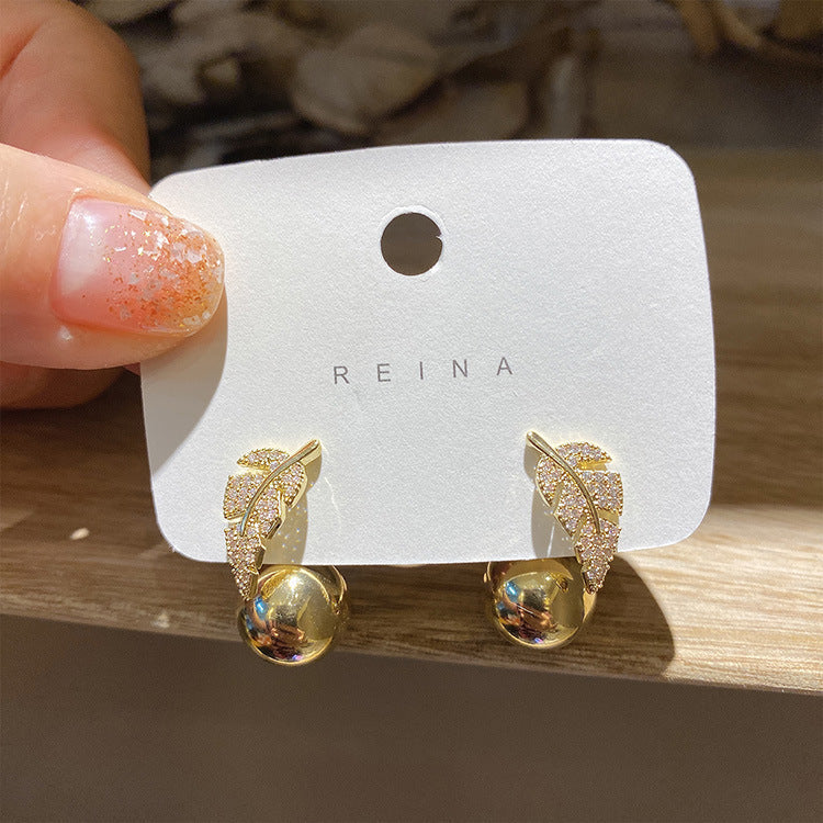 Crystal leaves and pearl earrings