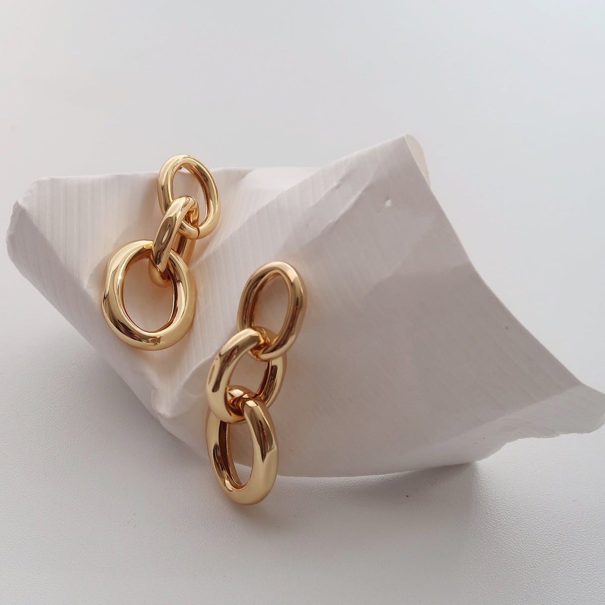 Chain simple earrings