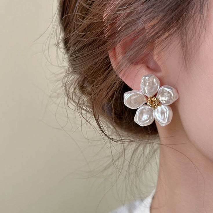 Romantic Pearl Petal Earrings