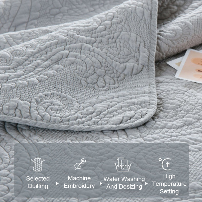 Classic & Gorgeous Style Damask Pattern Coverlet Set for All Season - 3 Piece (1 Quilt, 2 Pillow Shams)
