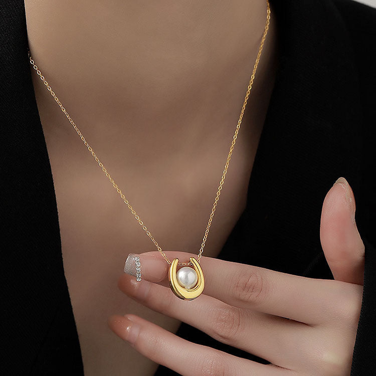 U-shaped Pearl Necklace