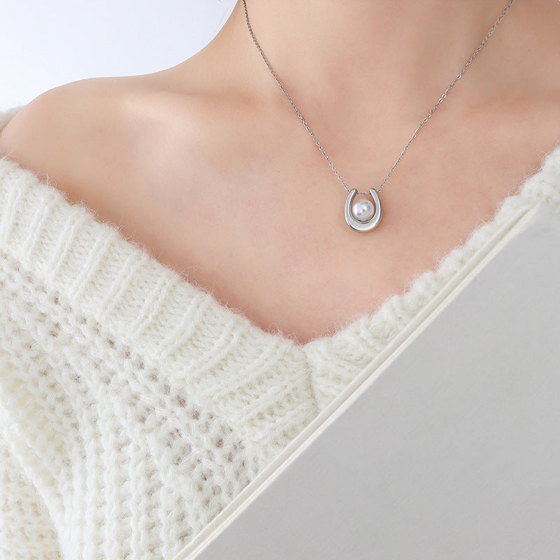 U-shaped Pearl Necklace