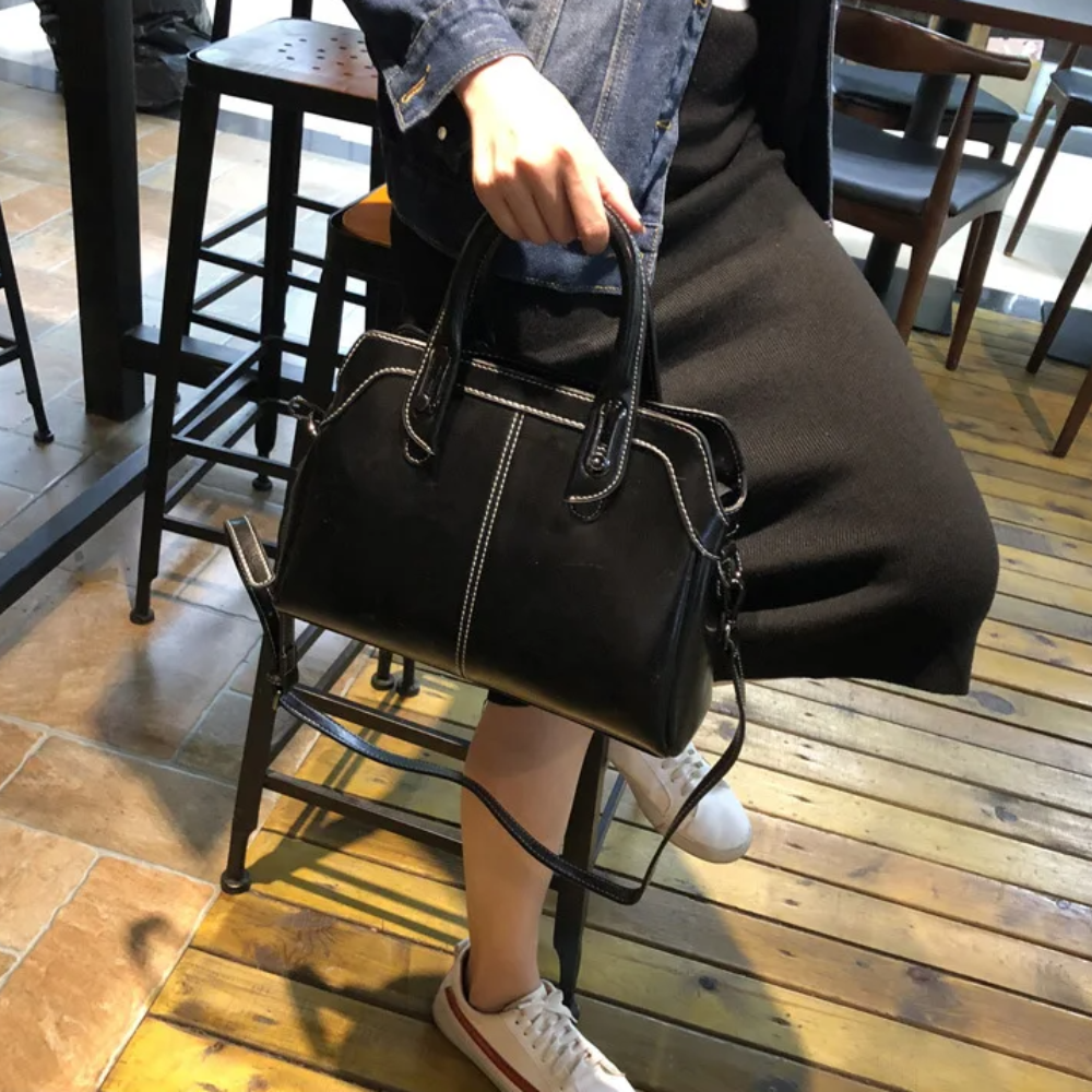 Black leather bag for work | MODENA