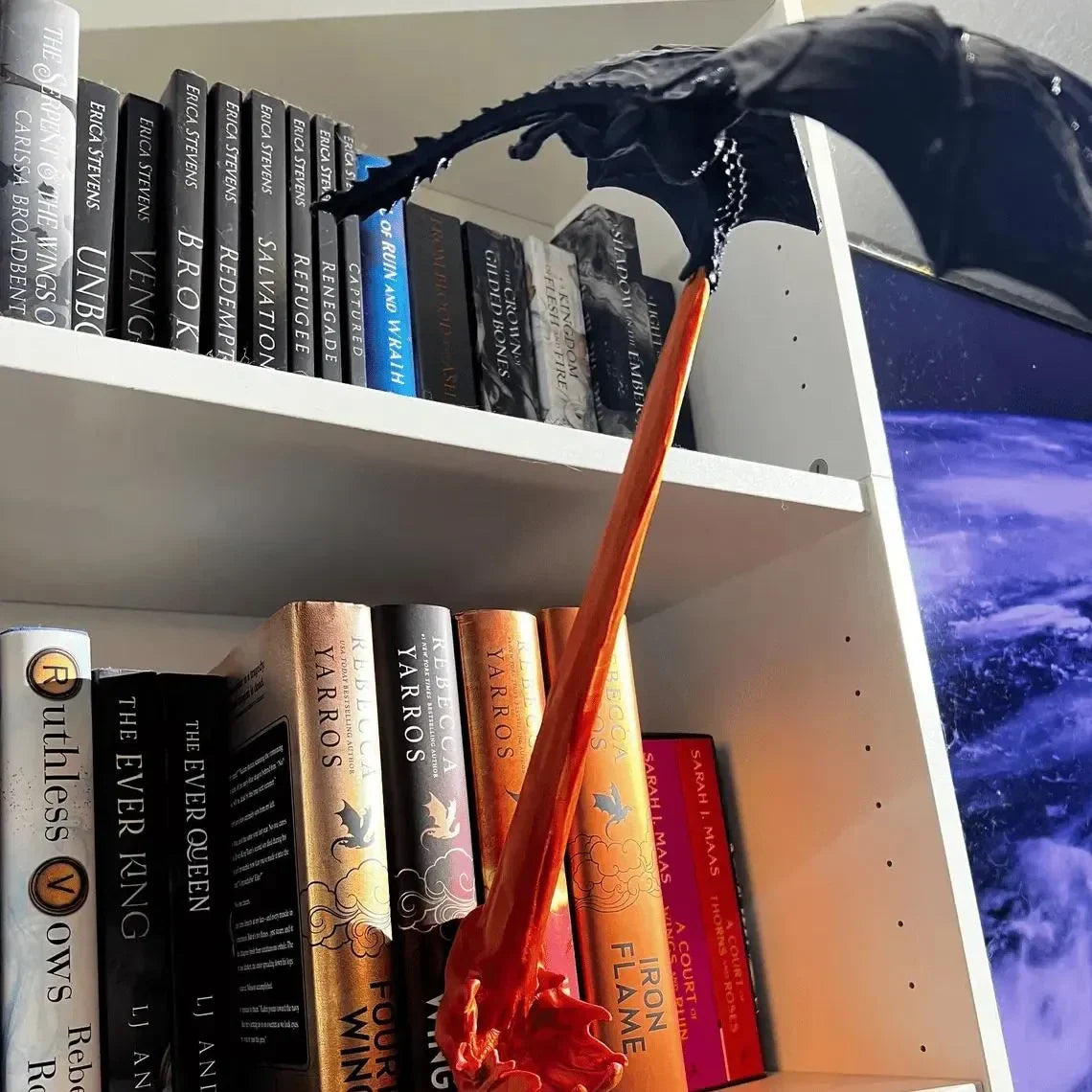 Dragon Flame Book Nook – Fantasy Bookshelf Decoration
