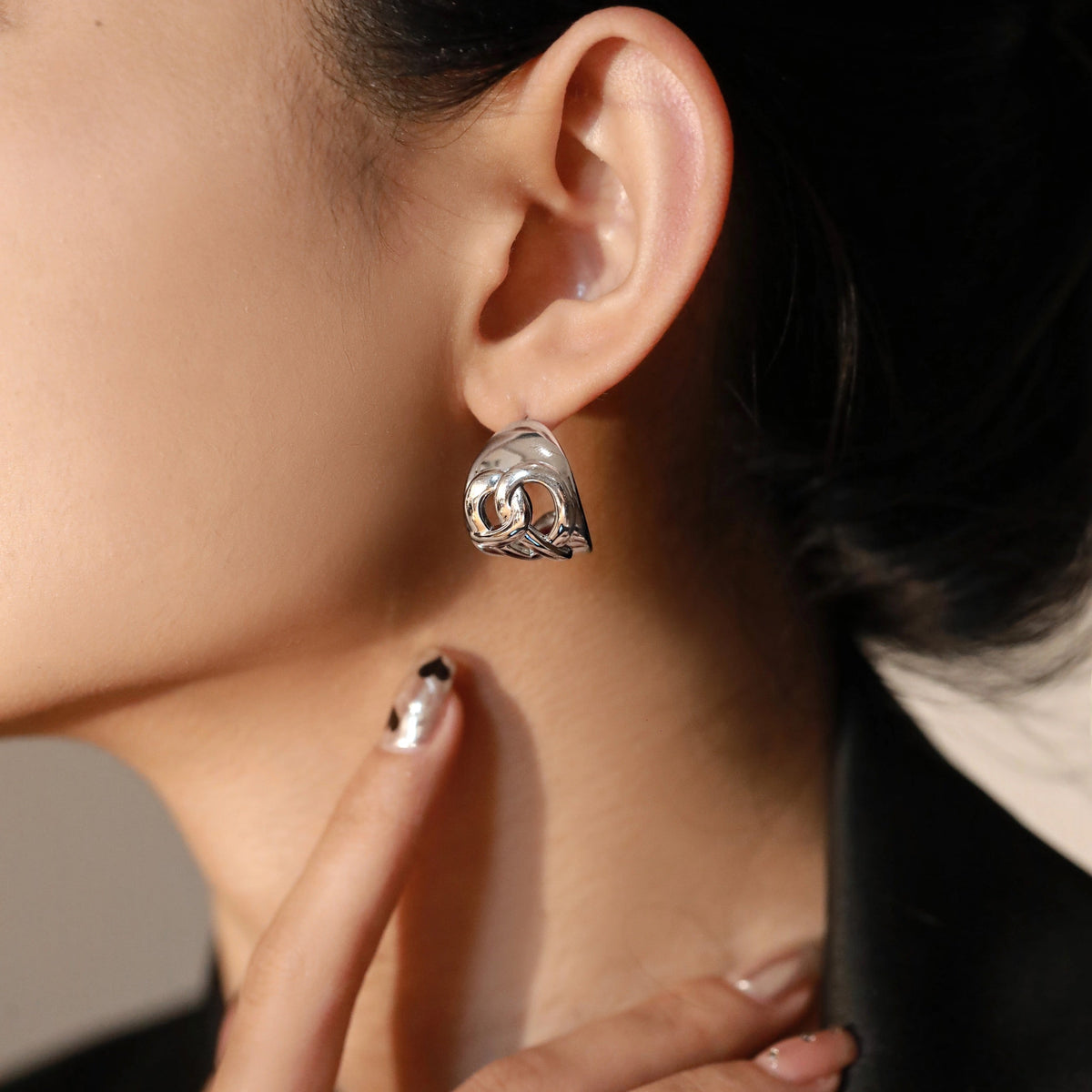 French Vintage Heart Twist Earrings