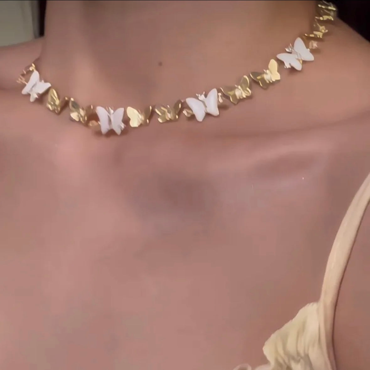 Deep Sea White Butterfly Scallop Chain
