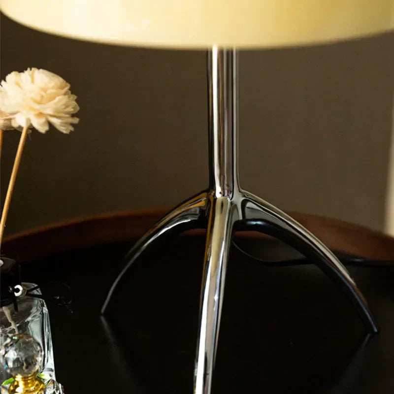 Modern Tripod Desk Lamp with LED – Stylish Table Lighting