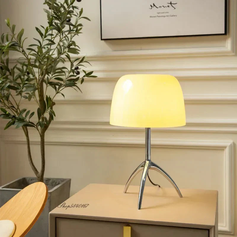 Modern Tripod Desk Lamp with LED – Stylish Table Lighting