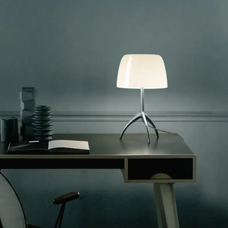 Modern Tripod Desk Lamp with LED – Stylish Table Lighting