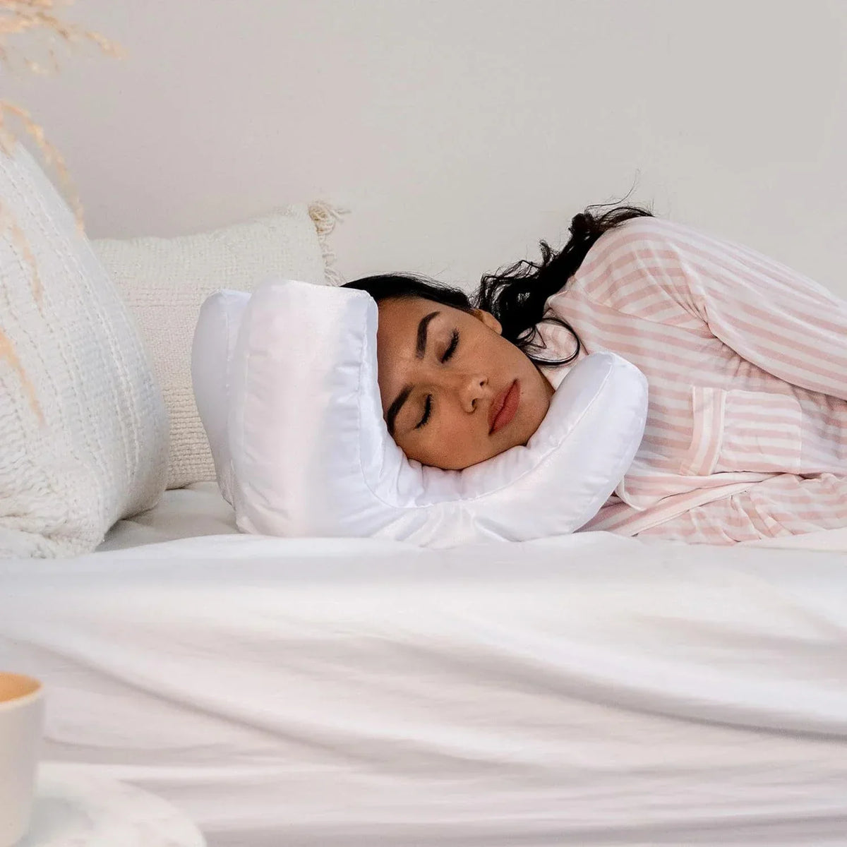 Face pillow with luxurious satin cover | LuxeFace