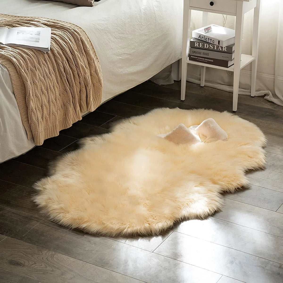 Soft Sheepskin Fluffy Fur Rug for Bedroom & Living Room