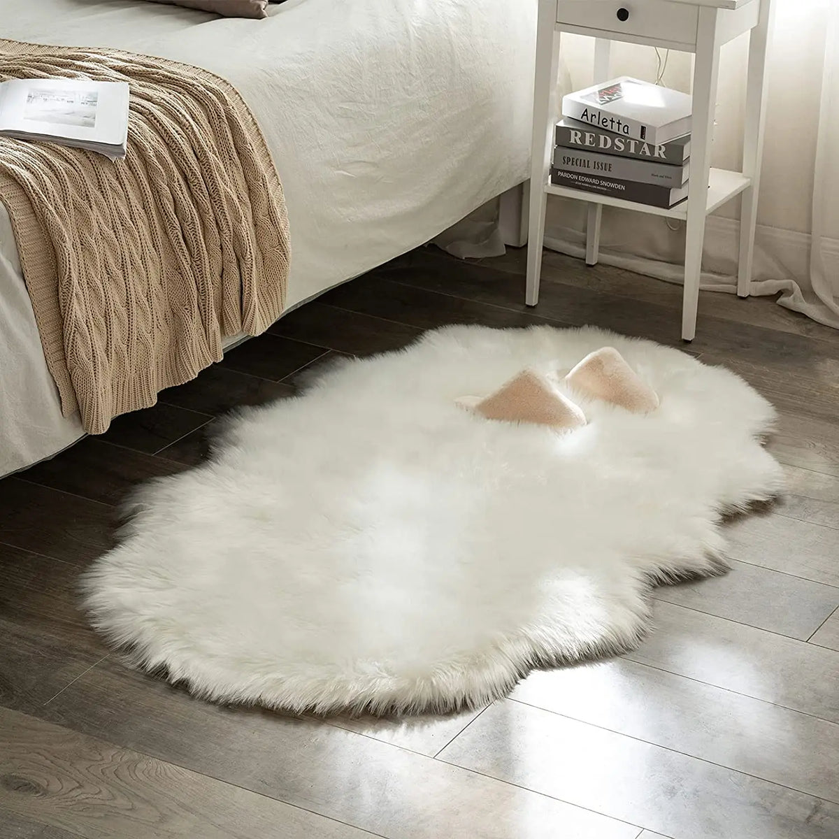 Soft Sheepskin Fluffy Fur Rug for Bedroom & Living Room