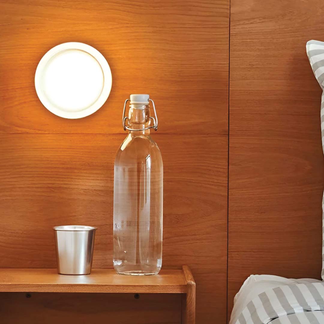 EleganceGlow - Modern Luxury Wall Lamp with Sophisticated Finish
