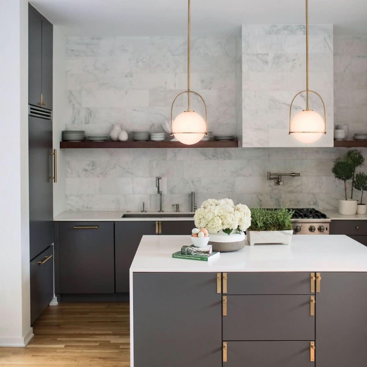 BRILLERA – Adjustable Pendant Light with Sleek Opal Glass Finish