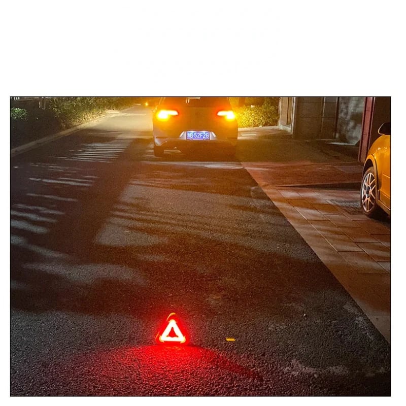 2-in-1 Solar-Powered Emergency Signal Light