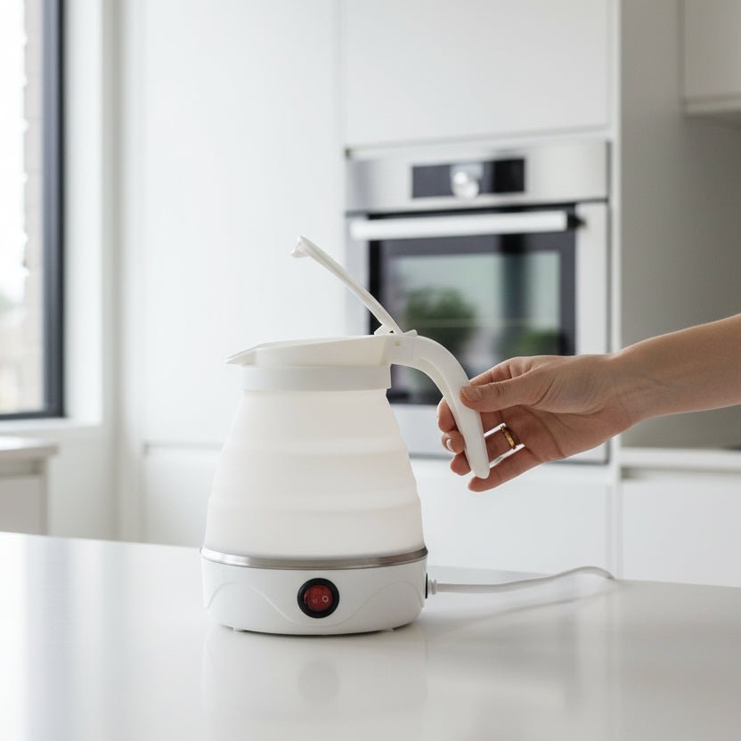FOLDHEAT – Compact 0.6L Portable Electric Kettle with Folding Design