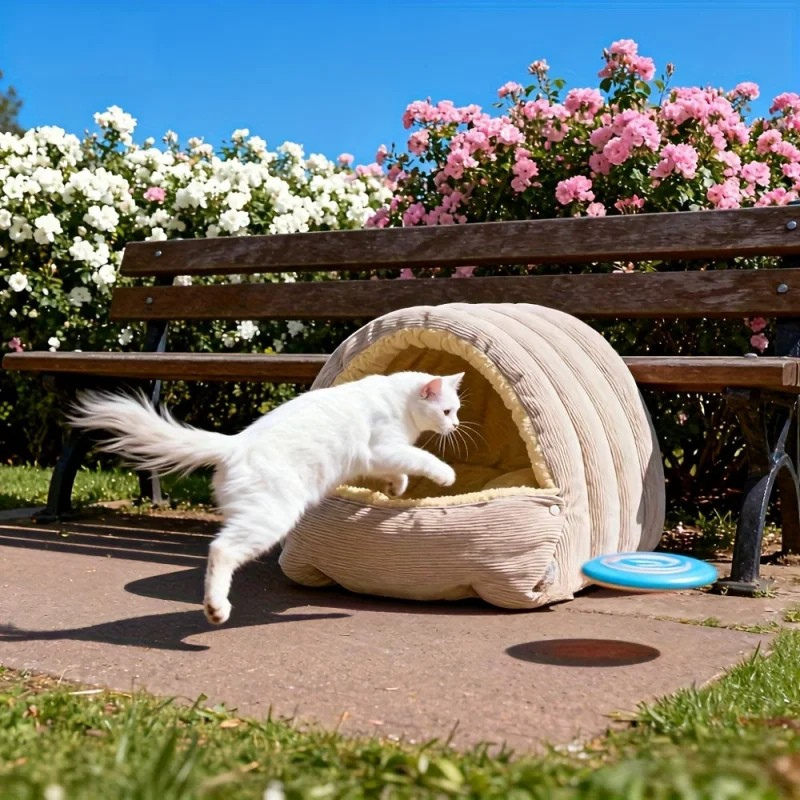 FURCAVE – Enclosed Arctic Fleece Cat Bed for Warmth and Security