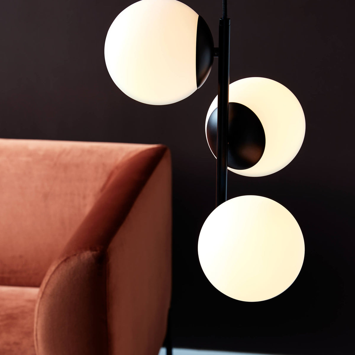 Lilly Pendant Light