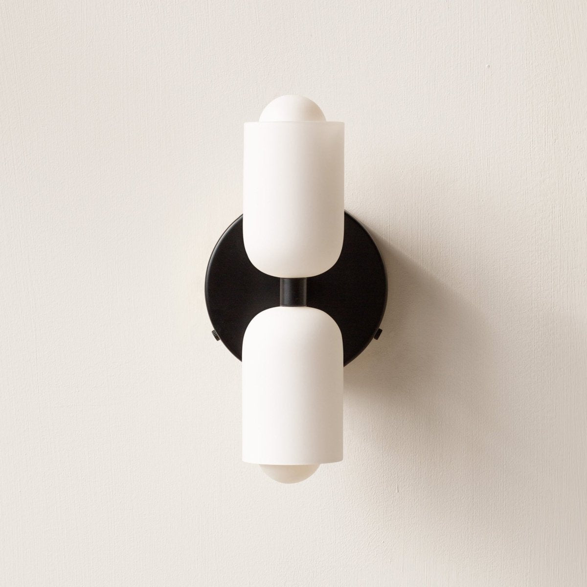NOXARA – Modern Vertical Wall Lamp with Soft Up & Down Glow