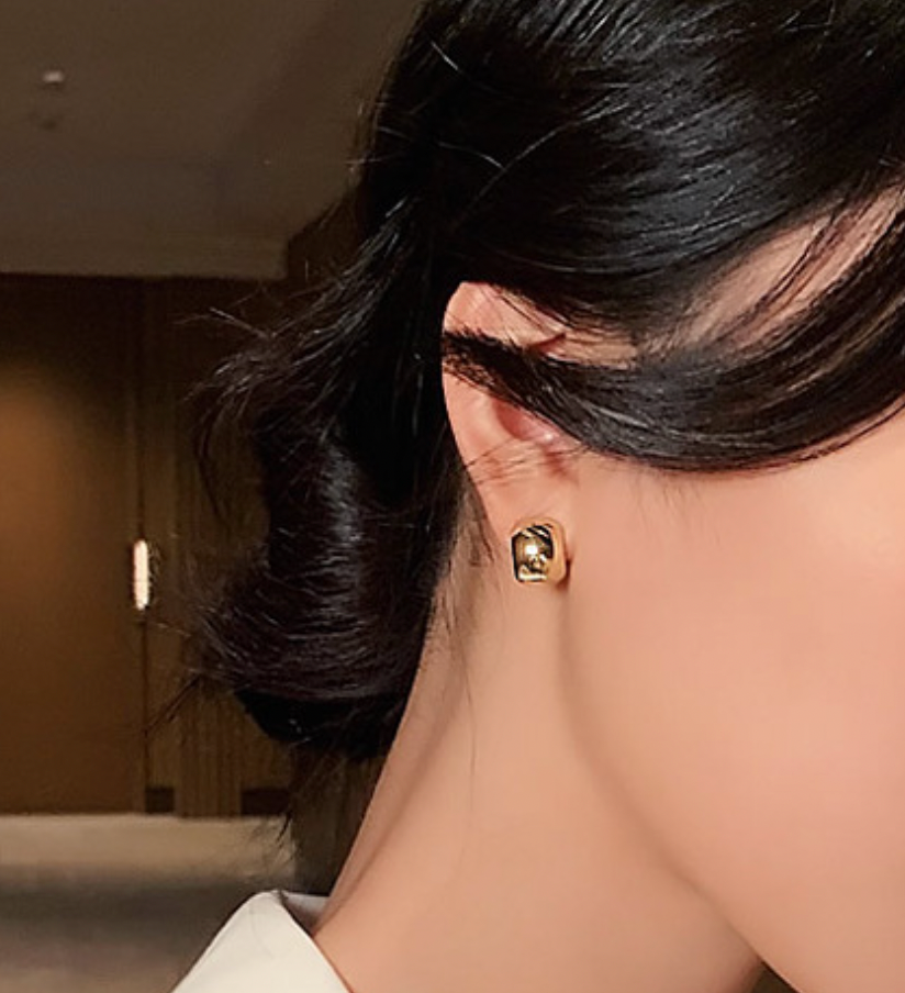 Basic Stud Earrings