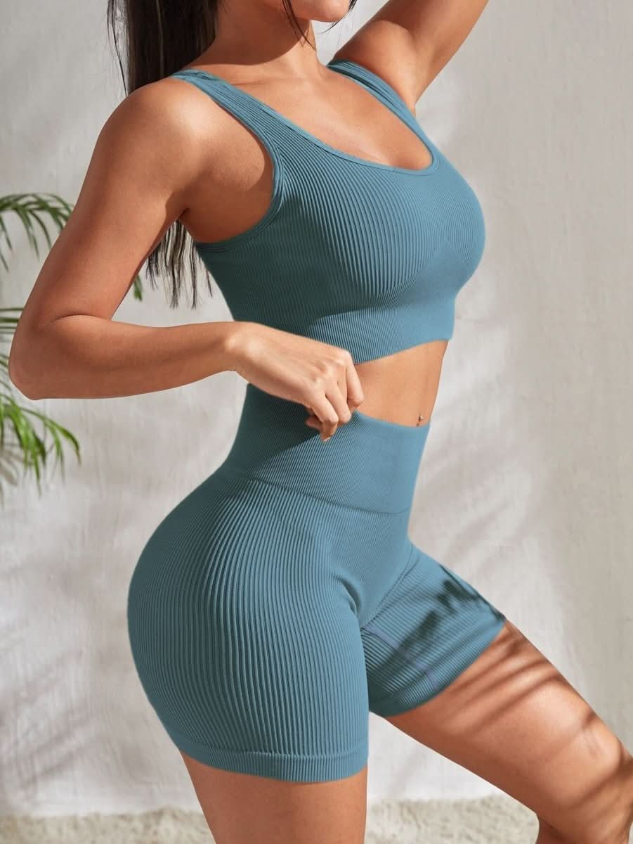 SIENNA FITNESS SET – 2-Piece Workout Outfit for Comfort & Flexibility