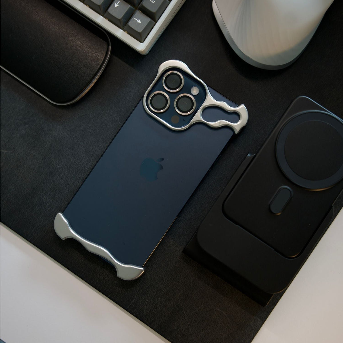 Mobile Phone Case with Slim Minimalist Design