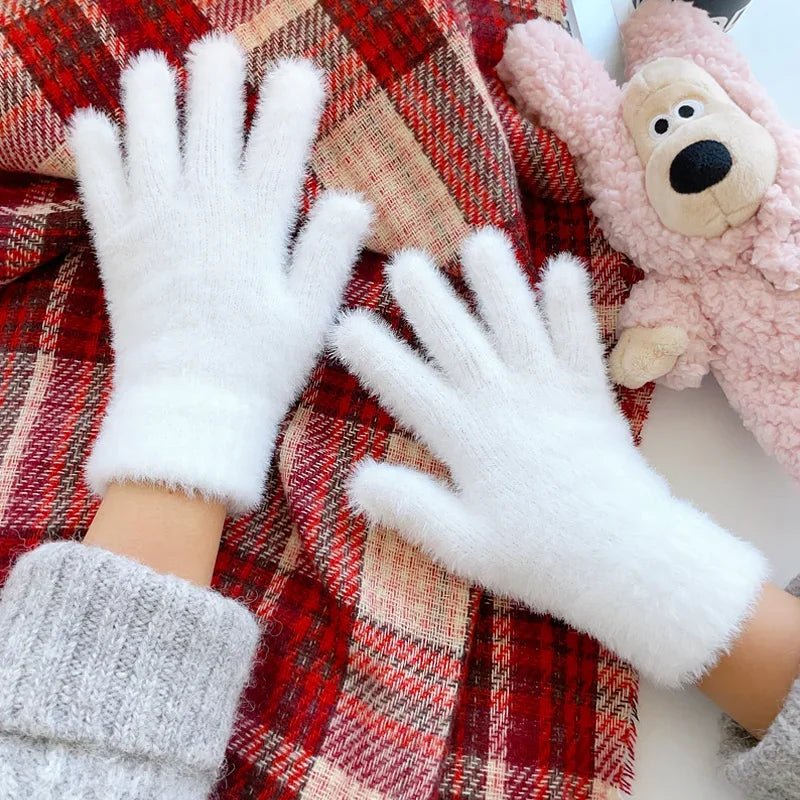 SNOWVEL EASYGLOVE – Plush Winter Gloves for Windproof Outdoor Warmth