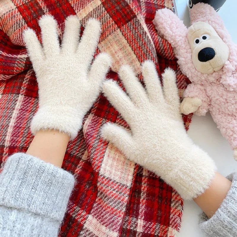 SNOWVEL EASYGLOVE – Plush Winter Gloves for Windproof Outdoor Warmth