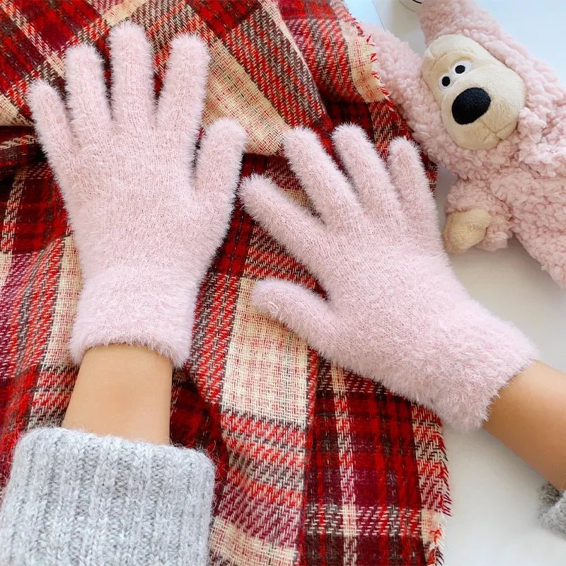 SNOWVEL EASYGLOVE – Plush Winter Gloves for Windproof Outdoor Warmth