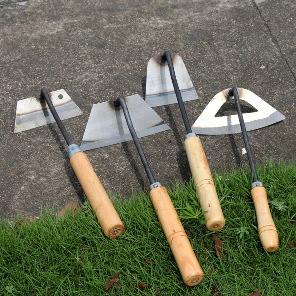 SOILAX – Dual-Purpose Carbon Steel Weeding Hoe Tool