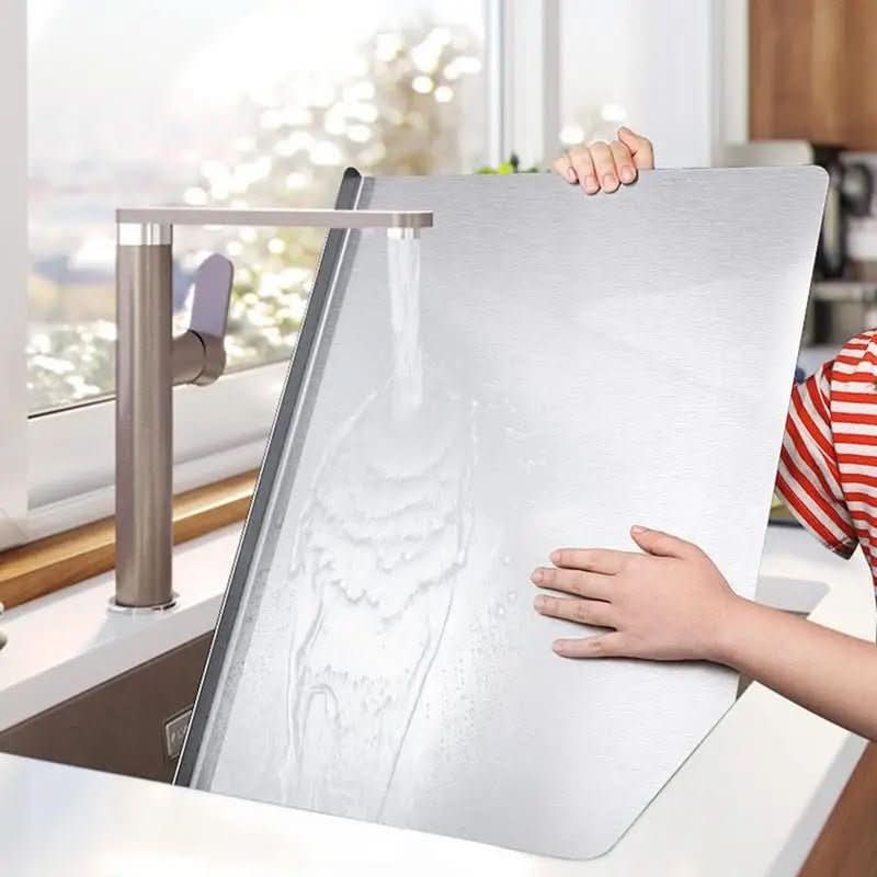 STEELCUT PRO – Stainless Steel Cutting Board with Anti-Slip Base & Integrated Lip